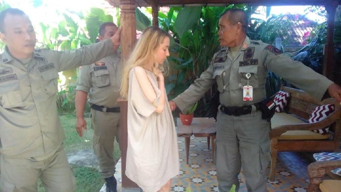 Turis Rusia ngamuk di Bali.