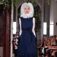 Fashion show baju unik Valentino di Paris Fashion Week. 03/07/2019. Prancis. Foto: Pascal Le Segretain/Getty Images