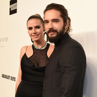 Heidi Klum dan Tom Kaulitz pertamakali dikabarkan pacaran pada Maret 2018. Saat itu Heidi dan pria berusia 29 tahun itu terlihat berciuman di lokasi syuting Americas Got Talent. Pada acara itu, Heidi diketahui menjadi salah satu juri. Foto: Getty Images