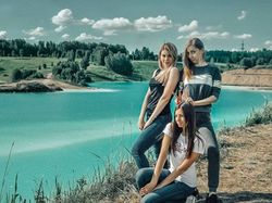 Ramai Bergaya di Danau Penuh Sampah Kimia