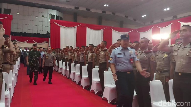 Panglima TNI dan Kapolri Beri Pembekalan untuk 781 Capaja di Cilangkap Panglima TNI dan Kapolri Beri Pembekalan untuk 781 Capaja di Cilangkap