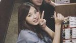 Ini Momen Mina Twice Saat Kulineran Bersama Teman