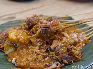 RM Siti Nurbaya: Lamaknyo! Ada Gulai Kepala Kakap dan Sate Padang 24 Jam