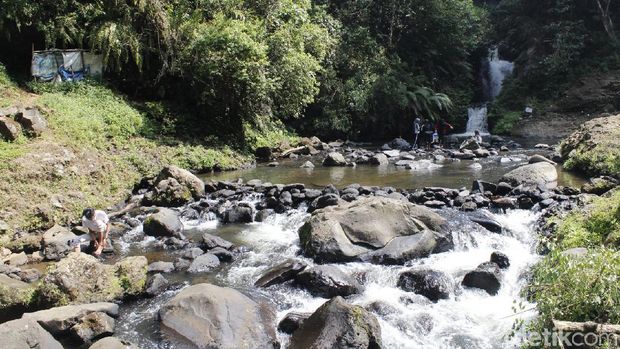 Curug Tilu Leuwi Opat