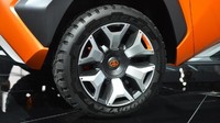 Kabarnya Corolla SUV ini akan tetap dibangun di pabrik Toyota di Blue Springs, Mississippi. Foto: Pool (Motor1)