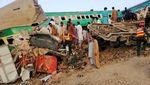 Begini Parahnya Tabrakan Kereta di Pakistan