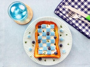Wah, Crab Stick Biru Ini Punya Rasa Manis Minuman Berkarbonasi