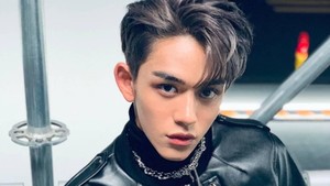 Lucas NCT terseret drama perselingkuhan yang ramai di Twitter dan membuat banyak fans syok. Jadwal rilis lagunya dibatalkan dan ia menghilang dari aktivitas grup. Foto: dok. Twitter @le_sserafim