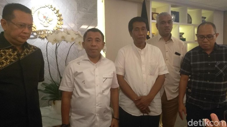 Ketua DPD II Golkar yang Dipecat Ngadu ke Bamsoet Ketua DPD II Golkar yang Dipecat Ngadu ke Bamsoet