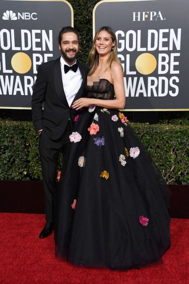 Pada September 2018 saat menghadiri Emmy Awards bersama Tom Kaulitz, Heidi Klum dikabarkan sudah bertunangan dengan kekasihnya itu. Kabar ini beredar karena Heidi terlihat memakai cincin berlian di jaris manis tangan kirinya. Namun wanita Jerman pertama yang menjadi model Victorias Secret itu membantah kabar tersebut.Foto: Getty Images