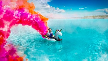 Danau di Siberia, Rusia, ini memang terlihat begitu indah. Tak heran jika kemudian sangat populer dan menjadi tempat para Instagrammer berpose. Foto: Instagram