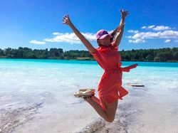 Ramai Bergaya di Danau Penuh Sampah Kimia