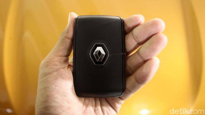 PT Maxindo Renault Indonesia memperkenalkan secara resmi Renault Triber kepada media dalam acara The Exclusive Sneak Peek of The New Renault Triber, di Bintaro, Tangerang, Jumat (12/7/2019).