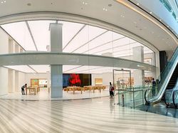 Penampakan Apple Store di Bandara Changi
