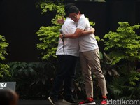 Sederet Pesan Sandiaga Uno untuk Erick Thohir Sang Sahabat Lama