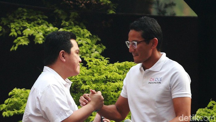 Sandiaga Uno dan Erick Thohir bertemu di acara Young Penting Indonesia, di Kemang, Jakarta, Sabtu (13/7/2019). Keduanya terlihat akrab dan optimis.