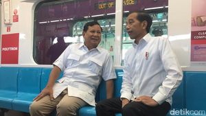 Momen Jokowi-Prabowo Bertemu, Naik MRT hingga Makan Siang Bersama