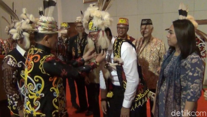 Hasil gambar untuk istri ahok hamil