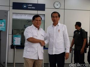 Bertemu Prabowo, Jokowi Singgung Kompetisi Global Makin Ketat