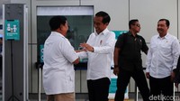 Pertemuan kedua tokoh pasca Pilpres ini tampak cair dan penuh tawa.