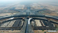 Pada paruh pertama tahun ini, proyek-proyek termasuk konstruksi utama bandara, kontrol lalu lintas udara dan fasilitas minyak penerbangan, dan jalan bebas hambatan yang saling terkait dan kereta api berkecepatan tinggi telah selesai sesuai jadwal dan diberikan lampu hijau untuk dioperasikan. Foto: Dok. Xinhua/Ju Huanzong