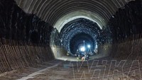 Proyek yang terletak di Provinsi Jawa Tengah ini tengah memasuki tahap pengecoran terowongan dan akan berlangsung selama 5 bulan. Panjang terowongan sekitar 581 meter. Pool/PT Wijaya Karya.