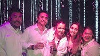 Jauh sebelumnya, ternyata Salma sudah berteman baik dengan Jennifer maupun Ajun. Foto: Instagram