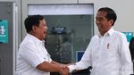 Penuh Tawa, Begini Momen Saat Prabowo Sambut Jokowi