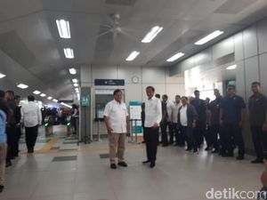 Akhirnya! Jokowi dan Prabowo Bertemu di Stasiun MRT Lebak Bulus