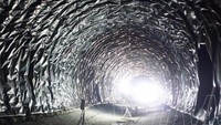 Pada tahap ini, WIKA menggunakan NATM (New Austrian Tunneling Method) yang merupakan system pembuatan tunnel dengan menggunakan shorcrete dan rock bolt sebagai penyangga sementara tunnel sebelum lining concrete. Pool/PT Wijaya Karya.