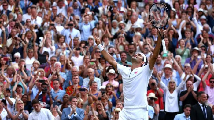 Roger Federer melaju ke final Wimbledon 2019 (Foto: Photo by Clive Brunskill/Getty Images) Roger Federer melaju ke final Wimbledon 2019 (Foto: Photo by Clive Brunskill/Getty Images)