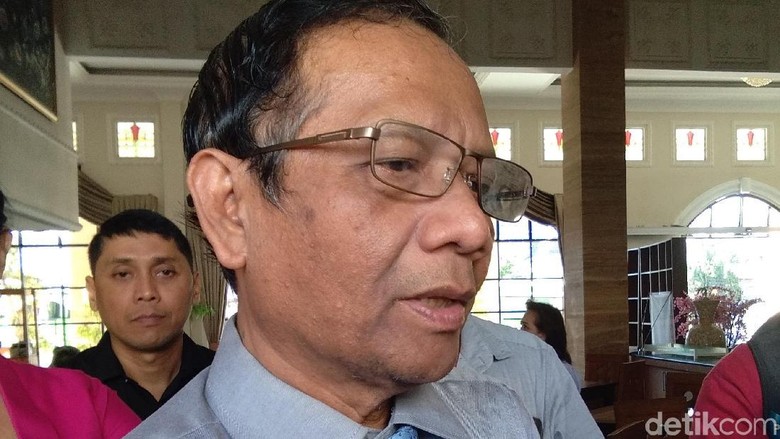 Mahfud Md: Masyarakat Ingin Jokowi-Prabowo Berbagi Peran Mahfud Md: Masyarakat Ingin Jokowi-Prabowo Berbagi Peran