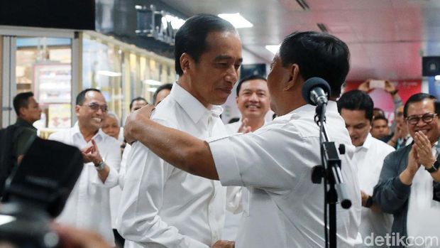 Pertemuan Prabowo dan Jokowi. 