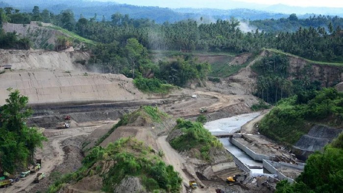 Kementerian PUPR tengah menyelesaikan pembangunan Bendungan Kuwil Kawangkoan di Kabupaten Minahasa Utara dan Bendungan Lolak di Kabupaten Bolaang Mongondow.
