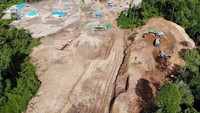 Jembatan ini nantinya juga akan terkoneksi dengan Pan Borneo Highway yang menghubungkan dari ujung timur ke ujung barat East Malaysia yang saat ini juga masih dalam tahap konstruksi. Pool/PT Wijaya Karya (Persero) Tbk.