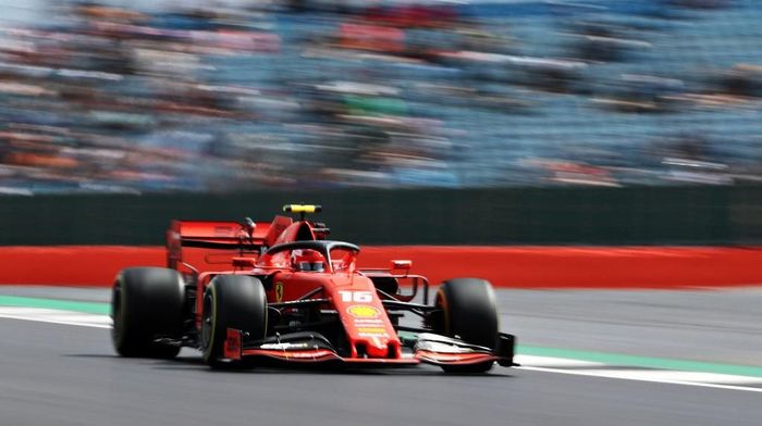 Charles Leclerc tak yakin Ferrari bisa bersaing dengan Mercedes (Foto: Bryn Lennon/Getty Images) Charles Leclerc tak yakin Ferrari bisa bersaing dengan Mercedes (Foto: Bryn Lennon/Getty Images)