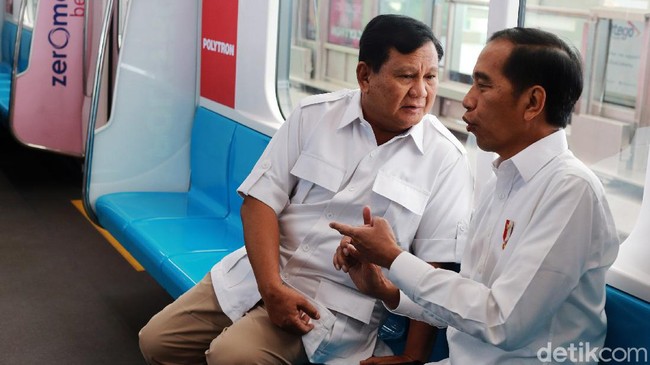 Diajak Jokowi, Prabowo Jajal MRT Pertama Kali