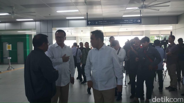 Pramono Ungkap Pertemuan Penting, Erick Tohir-Muzani Tampak di MRT Lebak Bulus Pramono Ungkap Pertemuan Penting, Erick Tohir-Muzani Tampak di MRT Lebak Bulus