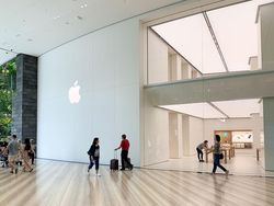 Penampakan Apple Store di Bandara Changi
