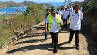 Menteri PUPR Basuki Hadimuljono melakukan kunjungan ke Labuan Bajo. Pool/Kementerian PUPR.
