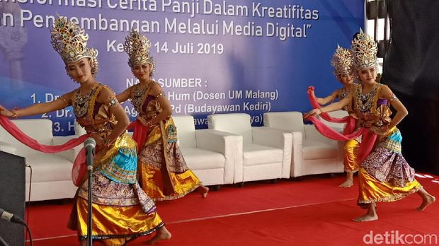 Pertunjukan Tari Panji/