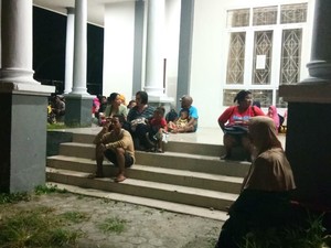 Pengungsi Gempa M 7,2 Pulau Bacan Butuh Tenda hingga Makanan
