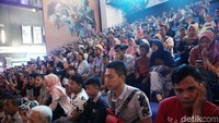 Salah satu wahana tampak dipadati pengunjung.