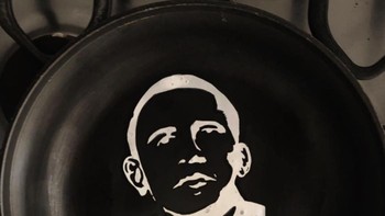 Seniman itu bernama Michele Baldini. Foto: Instagram/the-eggshibit