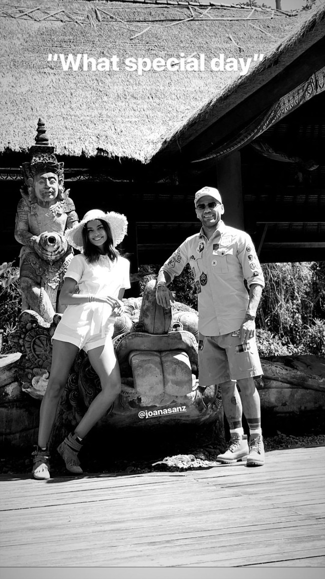 Joana Sanz pun memilih menyibukkan diri dengan berkarier dan liburan ke berbagai belahan dunia bersama Dani. Seperti pada pertengahan Juli ini, Joana dan Dani liburan ke Bali. Foto: (Instagram/danialves)