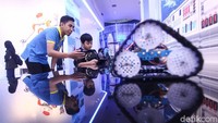 Bahkan di Science Center anak-anak bisa memainkan robotnya (Rifkianto Nugroho/detikcom)
