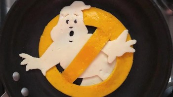 Hobinya ini sudah ia lakukan sejak tahun 2014. Foto: Instagram/the-eggshibit