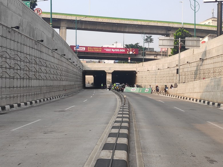 Underpass Mampang-Kuningan Ditutup Terkait Maraton, Lalin Dialihkan Underpass Mampang-Kuningan Ditutup Terkait Maraton, Lalin Dialihkan