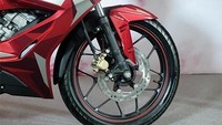 Perubahan tak hanya pada tampilan eksterior. Honda juga menambahkan sistem rem ABS di roda depan. Namun Honda juga bakal menawarkan Winner X versi non-ABS.  Foto: Bongdaplus