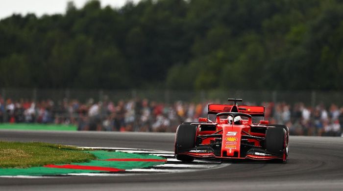 Sebastian Vettel kecewa berat cuma start dari posisi keenam di GP Inggris (Dan Istitene/Getty Images) Sebastian Vettel kecewa berat cuma start dari posisi keenam di GP Inggris (Dan Istitene/Getty Images)
